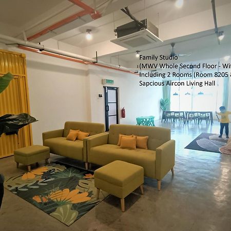 Mwv Family Suite Room Muar Exteriér fotografie